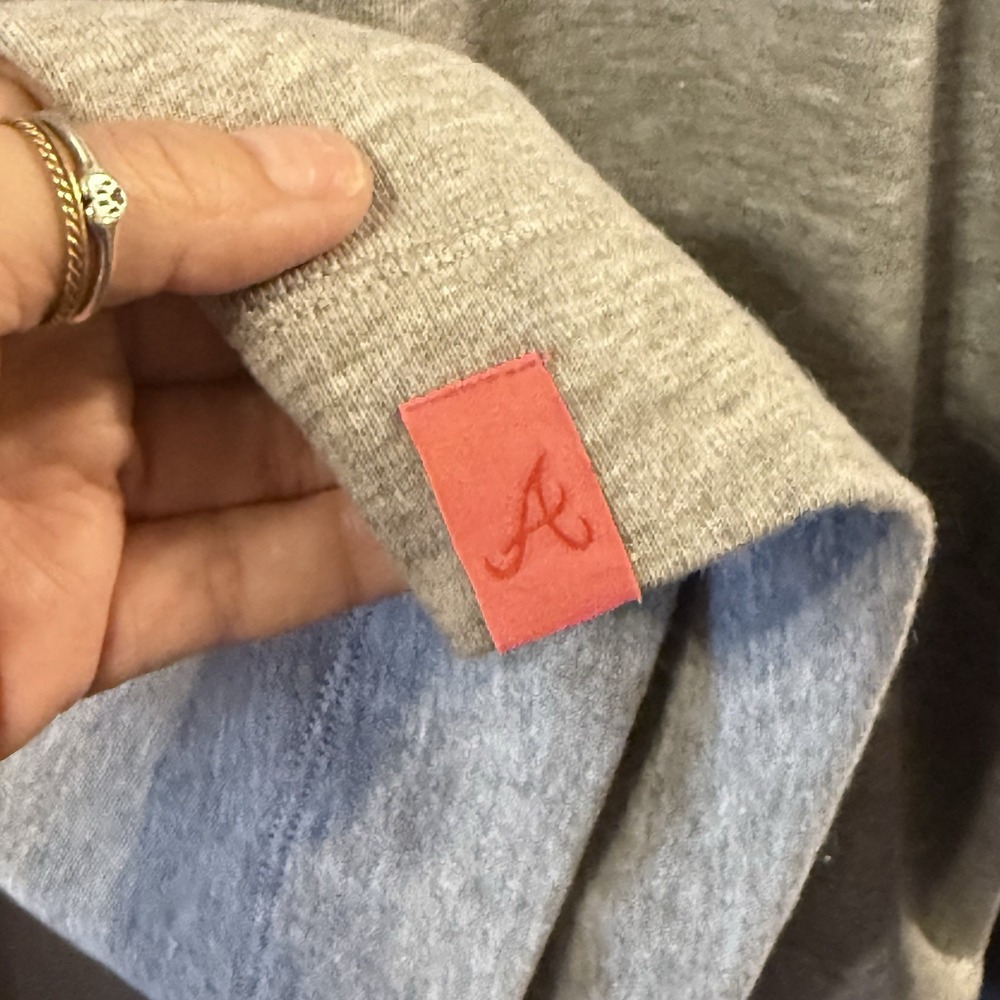 Lusso Atlanta Braves Gray Short Sleeve Sweatshirt Baseball Women's Sz L NWT READ - Picture 9 of 16